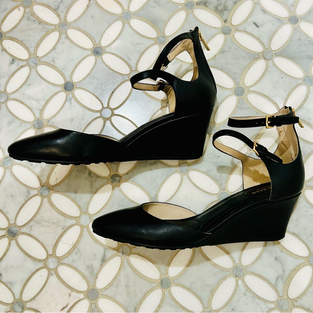 Cole Haan Grand.OS Black Leather Wedge Heels Size 9 Double Ankle Strap Gold Zip - Picture 3 of 11